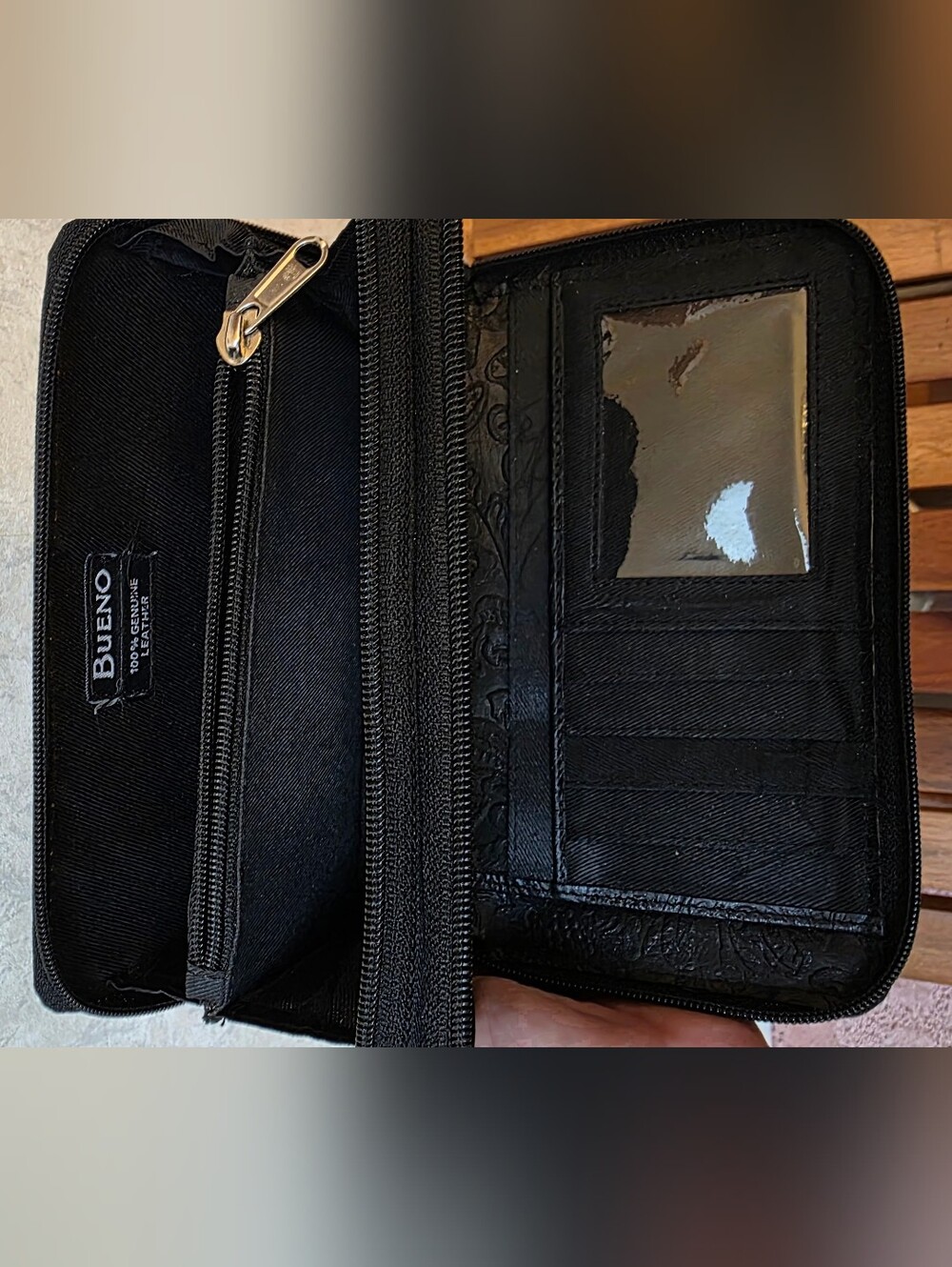 Bueno Black Women's Leather Crossbody Clutch Wallet - Black